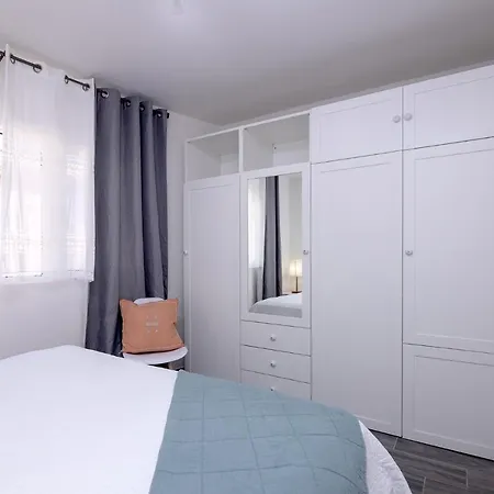 Mare Luxe Sea Views By Holidays Apartment *